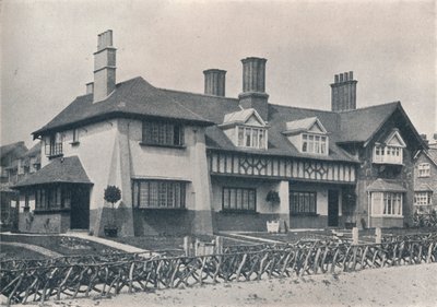 Bournville：霍利格罗夫（Wal Harvey）的冬青树林中的小屋，c1900 1901-1902 作者 不明