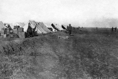 1918年在巴格达附近的英国15 RWR营地 作者 不明