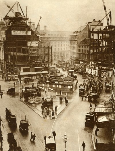 1926年，1935年在伦敦的皮卡迪利广场上进行建筑工作。 作者 不明