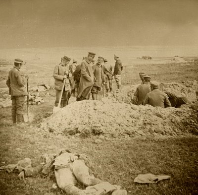 法国北部Sainte-Marie-à-Py的埋葬尸体，c1914-c1918。 作者 不明