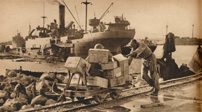 1943年在班加西的忙碌场面 作者 不明