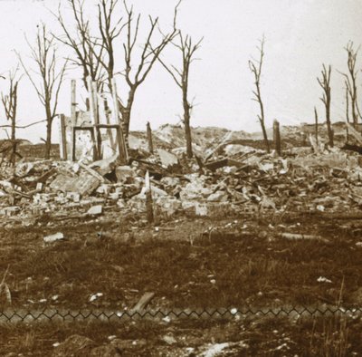 由法国北部凡尔登市的塔万尼斯堡（Tavannes Fort）摄于c1914-c1918 作者 不明