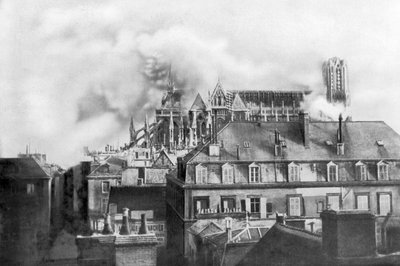 1914年法国炮击的兰斯大教堂起火 作者 不明