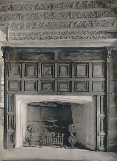 1927年，德比郡哈登堂，餐厅内的烟囱部分 作者 不明