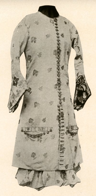 浅黄色锦缎的大衣和饱满的马裤，花朵和叶子，c1670，1937年。 作者 不明