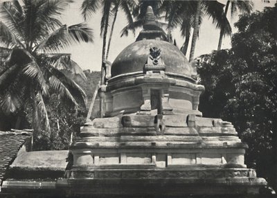 1926年在康提的圣牙寺中的Dagoba 作者 不明