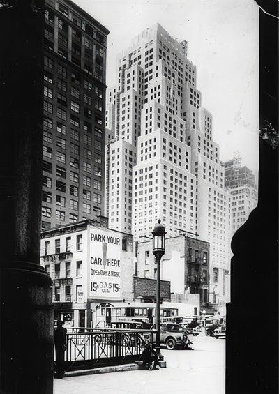 标准石油公司的40层建筑和右侧的海关中心。纽约。约于1935年 作者 不明