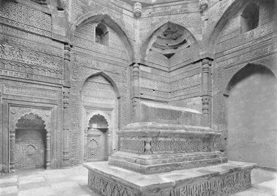德里阿尔塔玛什之墓德里的第一位国王，建于1910年。 作者 不明