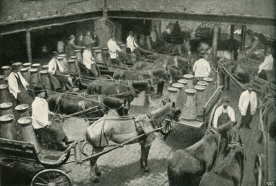 送货车，始于1902年，位于沃克斯豪尔的Messrs，Freeth和Pococks中央仓库。 作者 不明