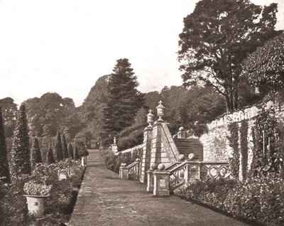 德拉蒙德城堡花园，苏格兰珀斯郡，1894年。 作者 不明