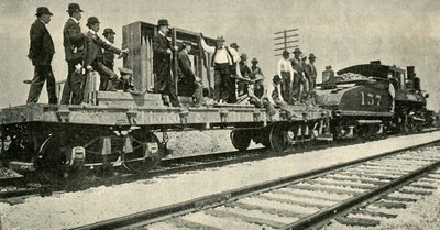 1901年，前往室外摄影室。 作者 不明