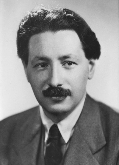 恩斯特·鲍里斯·链（Ernst Boris Chain），德国出生的英国生物化学家，c1945年 作者 不明