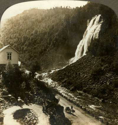 Espelandfos，挪威斯堪的纳维亚半岛上最美丽的瀑布之一，建于1905年。 作者 不明
