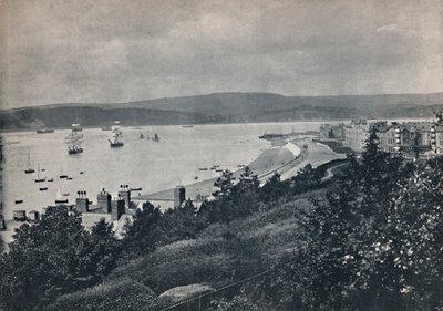 埃克斯茅斯-显示海滩和对岸的风景，1895年 作者 不明