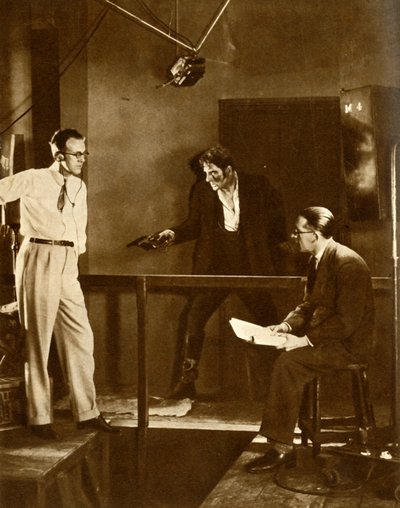 1928年，1935年，拍摄电影《玩耍的城市》。 作者 不明