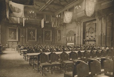 挂旗大礼堂，杂货店的强大伙伴在这里举行宴会，c1935年。 作者 不明