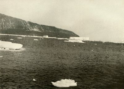 1909年，大约1909年，阿德雷角浮冰。 作者 不明
