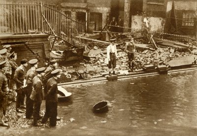 1928年，1935年在伦敦发生洪灾。 作者 不明
