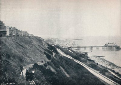 福克斯通（Folkestone）-显示酒糟和码头的视图，1895年 作者 不明