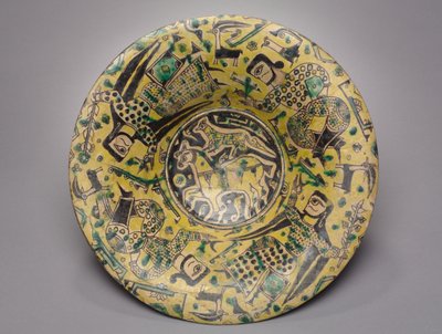 围绕一匹马和猎豹的四个人物雕像，900年代。 作者 不明