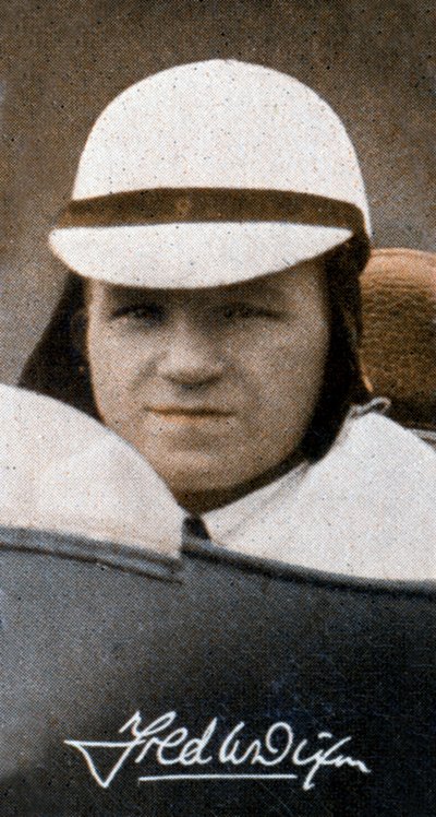 弗雷德·迪克森（Fred Dixon），英国摩托车手，1935年 作者 不明