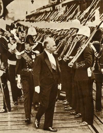 法国总统雷蒙德·庞加莱（RaymondPoincaré）和威尔士亲王爱德华（Edward），1935年6月在朴次茅斯（1935年6月）。 作者 不明