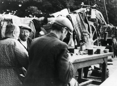 1940年7月16日，法国朗布依埃，法国和比利时难民 作者 不明