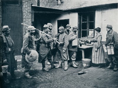 从战es中返回的法国士兵停止了进餐，c1914 作者 不明