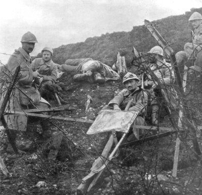 1915年10月28日，法国部队在占领法国加来海峡的Souchez之后被占领 作者 不明