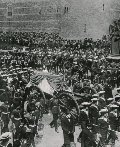 1910年5月20日在温莎举行的爱德华七世国王的葬礼。 作者 不明