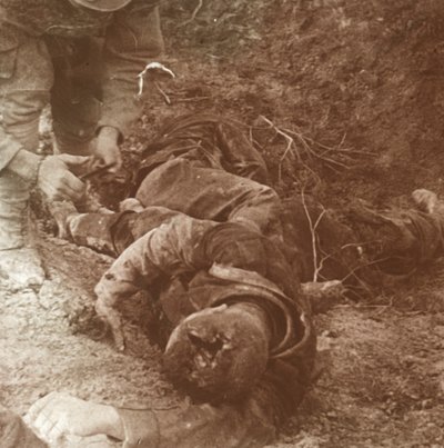 1915年法国北部香槟，德国人的尸体 作者 不明