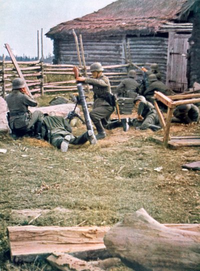 1943年，俄罗斯使用迫击炮的伞兵，俄罗斯 作者 不明