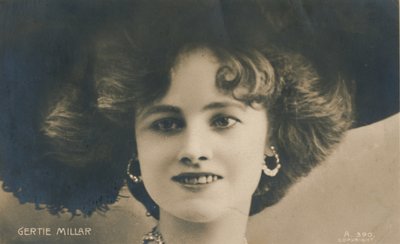 格蒂·米勒（Gertie Millar），1879-952，c1930。 作者 不明