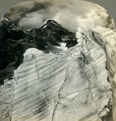 1903年，加拿大不列颠哥伦比亚省的冰河景观... 作者 不明