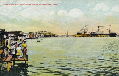 关塔那摩湾，古巴女孩在凯马内拉钓鱼，古巴，c1910 作者 不明