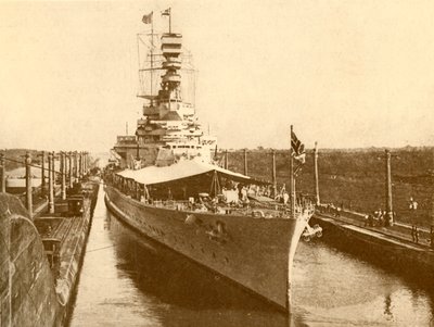 HMS著名的约克公爵夫人和公爵夫人登上巴拿马运河，航行于1930年 作者 不明