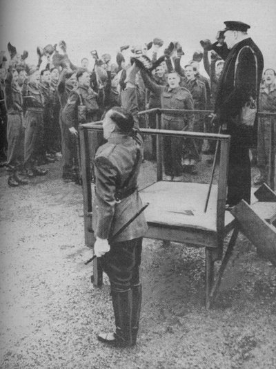 1941年，他被旧团新人称赞。 作者 不明