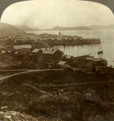 锤节。世界最北端的小镇-挪威，c1905年，5月13日至7月29日无日落。 作者 不明