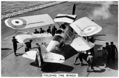1937年，HMS Eagle号航空母舰甲板上的小贩鱼鹰 作者 不明