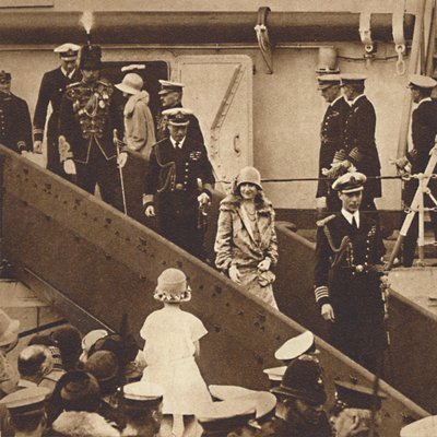 重返家园-公爵和公爵夫人于1927年6月27日登陆朴次茅斯，1937年 作者 不明