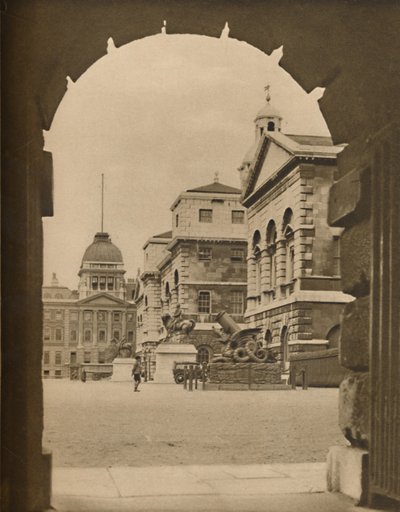 骑马卫兵游行，在美国国库通道拱门中构筑，c1935年。 作者 不明