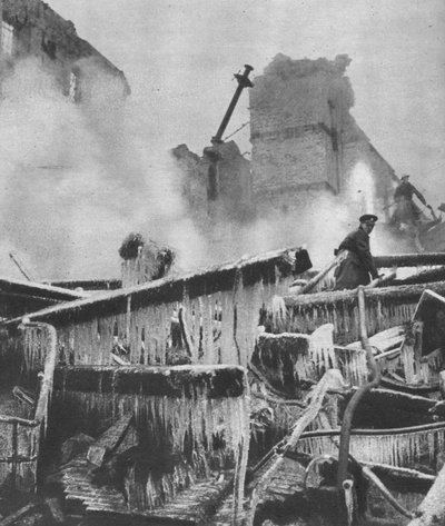 在冬季寒冷的北极，1941年至1942年，天气为民防任务增加了新的考验 作者 不明