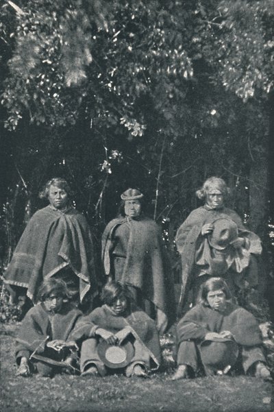 1916年，来自奇洛埃岛的印第安人 作者 不明