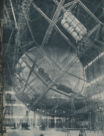 框架和圆柱体的复杂性：R101制作中，c1935 作者 不明
