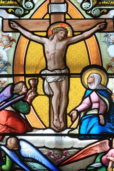Jesus Christ on the cross. Stained glass window. Shrine of Our Lady of la Salette, La Salette-Fallavaux, France 作者 不明