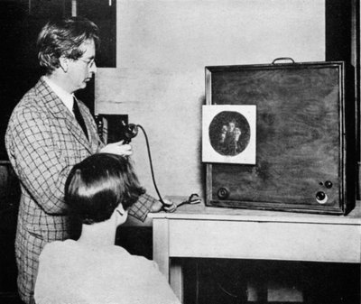 约翰·洛吉·贝尔（John Logie Baird）1888-1946年，苏格兰电气工程师，电视先驱，1920年代 作者 不明