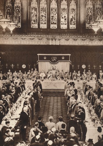 1937年，乔治六世国王和伊丽莎白女王参加午餐庆祝加冕典礼 作者 不明