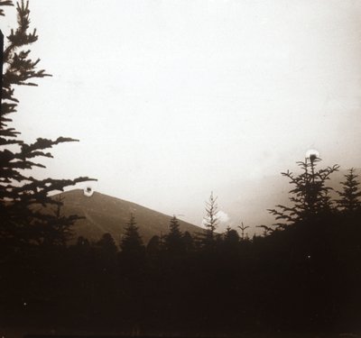 风景，远处冒烟，阿尔萨斯，c1914-c1918 作者 不明
