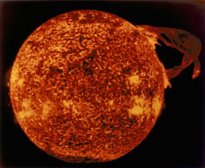 1973年，在极端紫外光下太阳日照很大 作者 不明