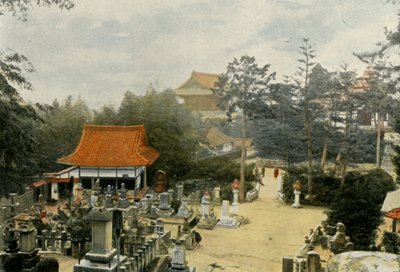 Le Cimetiere Kurodani a Kioto，Tombes雕塑家，Kurodani公墓的墓碑，京都，1900年。 作者 不明